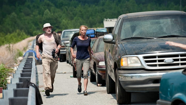 Dale (Jeffrey DeMunn) and Andrea (Laurie Holden) – The Walking Dead – Season 2, Episode 1 – Photo Credit: Gene Page/AMC – TWD_201_0608_0401