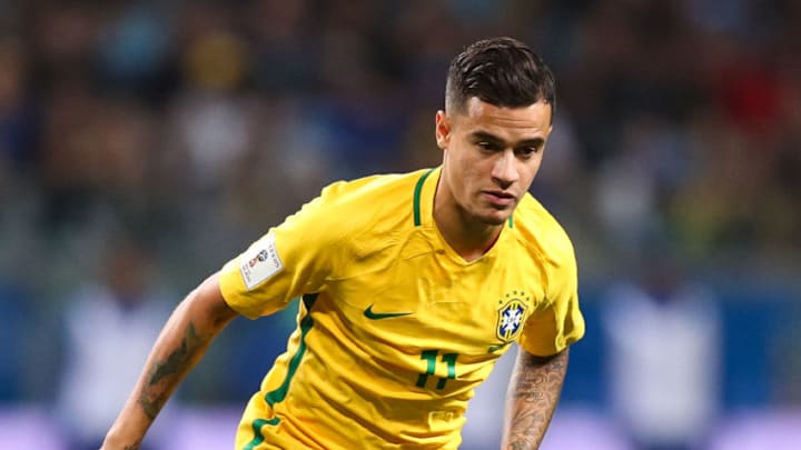PORTO ALEGRE, BRAZIL - AUGUST 31: Philippe Coutinho of Brazil controls the ball during a match between Brazil and Ecuador as part of 2018 FIFA World Cup Russia Qualifier at Arena do Gremio on August 31, 2017 in Porto Alegre, Brazil. (Photo by Buda Mendes/Getty Images)