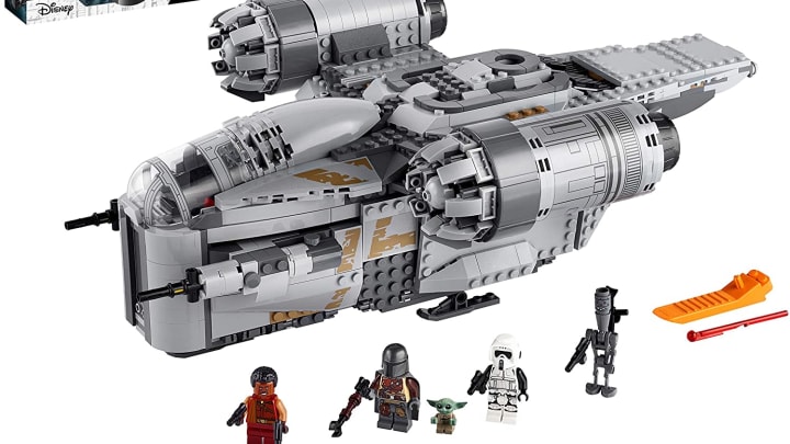 Discover LEGO's Star Wars: The Mandalorian The Razor Crest 75292 Exclusive Building Kit on Amazon.Discover LEGO's Star Wars: The Mandalorian The Razor Crest 75292 Exclusive Building Kit on Amazon.