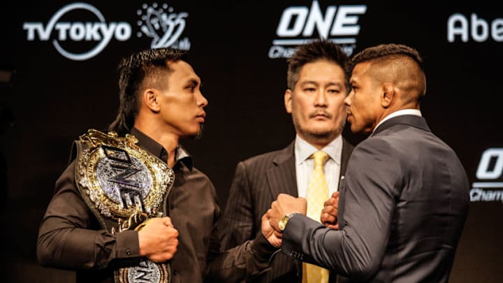 Kevin Belingon vs. Bibiano Fernandes (photo by Amy Kaplan/FanSided)