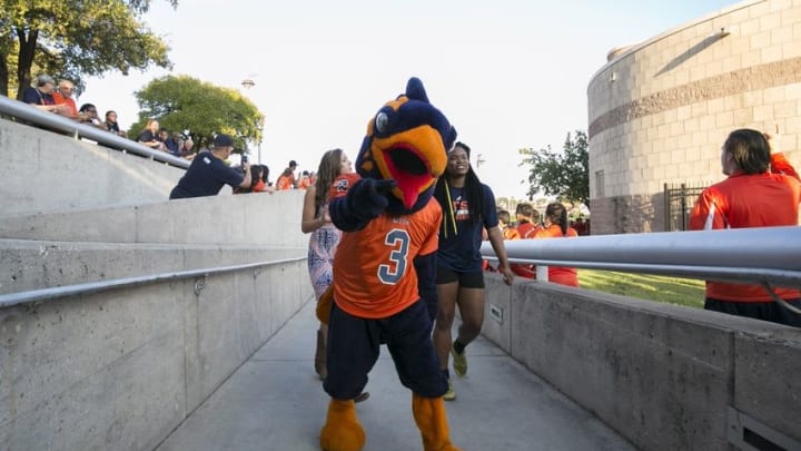 The UTSA Roadrunners look to get rowdy in New Mexico against the Lobos. Mandatory Credit: Soobum Im-USA TODAY Sports