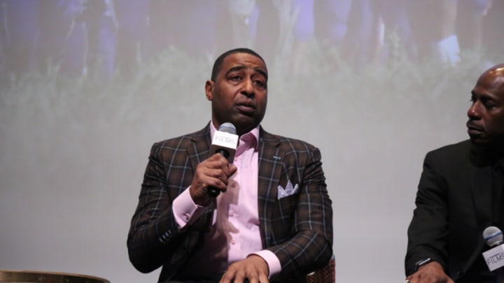 NEW YORK, NY - NOVEMBER 15: Cris Carter attends "Magnify" Documentary Series Screening at The Whitby Screening Room on November 15, 2017 in New York City. (Photo by Rob Kim/Getty Images)