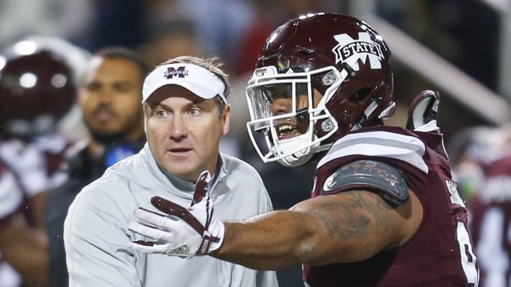 STARKVILLE, MS – NOVEMBER 23: head coach Dan Mullen of the Mississippi State Bulldogs talks with Jeffery Simmons #94 of the Mississippi State Bulldogs during the second half of an NCAA football game at Davis Wade Stadium on November 23, 2017 in Starkville, Mississippi. (Photo by Butch Dill/Getty Images)