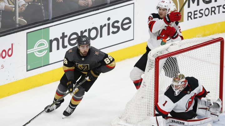 LAS VEGAS, NV – JANUARY 06: Vegas Golden Knights right wing Alex Tuch (89) controls the puck during a regular season game between the New Jersey Devils and the Vegas Golden Knights Sunday, Jan. 6, 2019, at T-Mobile Arena in Las Vegas, NV. (Photo by Marc Sanchez/Icon Sportswire via Getty Images)