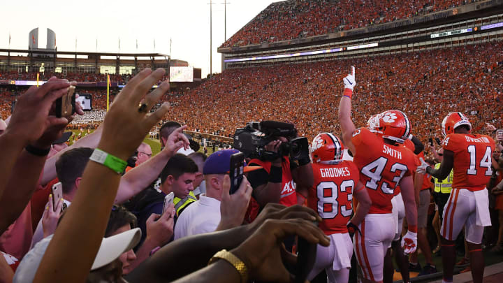 CLEMSON, SOUTH CAROLINA – AUGUST 29: Linebacker Chad Smith #43 of the Clemson Tigers points to the sky before running down the hill at Memorial Stadium before the Tigers’ football game against the Georgia Tech Yellow Jackets on August 29, 2019 in Clemson, South Carolina. (Photo by Mike Comer/Getty Images)