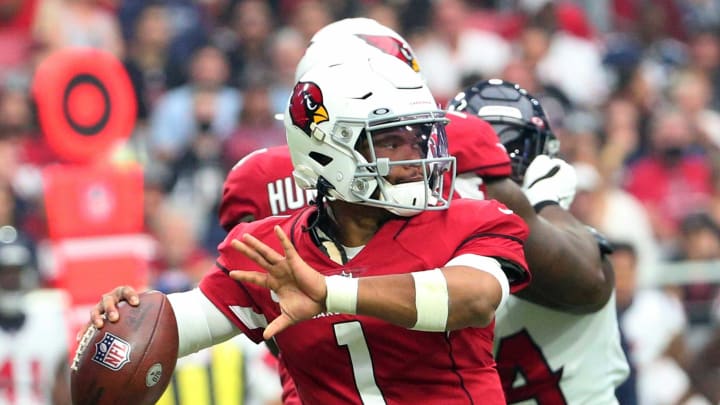 Arizona Cardinals quarterback Kyler Murray (1) throws against the Houston Texans during the second quarter in Glendale, Ariz. Oct. 24, 2021.Cardinals Vs Texans