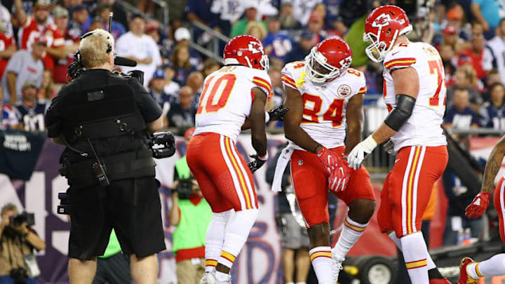 FOXBORO, MA - SEPTEMBER 07: Demetrius Harris #84 of the Kansas City Chiefs celebrates with teammates after scoring a touchdown during the first quarter against the New England Patriots at Gillette Stadium on September 7, 2017 in Foxboro, Massachusetts. (Photo by Adam Glanzman/Getty Images)