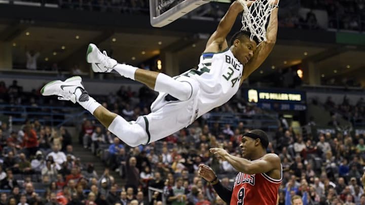 Milwaukee Bucks forward Giannis Antetokounmpo (34) is in today's DraftKings daily picks. Mandatory Credit: Benny Sieu-USA TODAY Sports