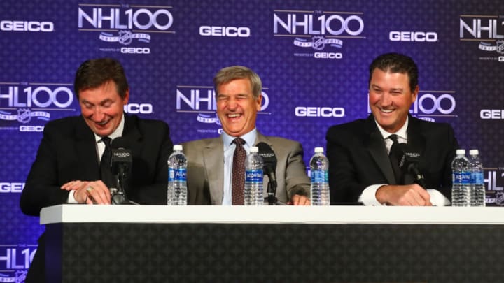 LOS ANGELES, CA - JANUARY 27: (L-R) Former NHL players Wayne Gretzky, Bobby Orr and Mario Lemieux react during the NHL 100 - Media Availability as part of the 2017 NHL All-Star Weekend at the JW Marriott on January 27, 2017 in Los Angeles, California. (Photo by Bruce Bennett/Getty Images)