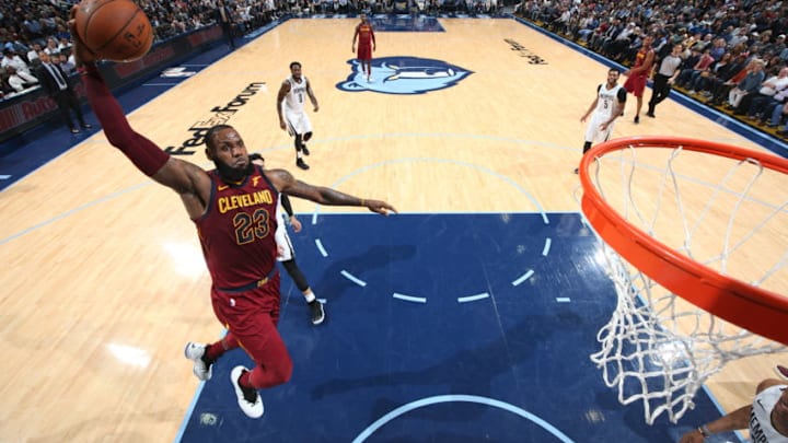 MEMPHIS, TN - FEBRUARY 23: LeBron James #23 of the Cleveland Cavaliers drives to the basket against the Memphis Grizzlies on February 23, 2018 at FedExForum in Memphis, Tennessee. NOTE TO USER: User expressly acknowledges and agrees that, by downloading and or using this photograph, User is consenting to the terms and conditions of the Getty Images License Agreement. Mandatory Copyright Notice: Copyright 2018 NBAE (Photo by Joe Murphy/NBAE via Getty Images)