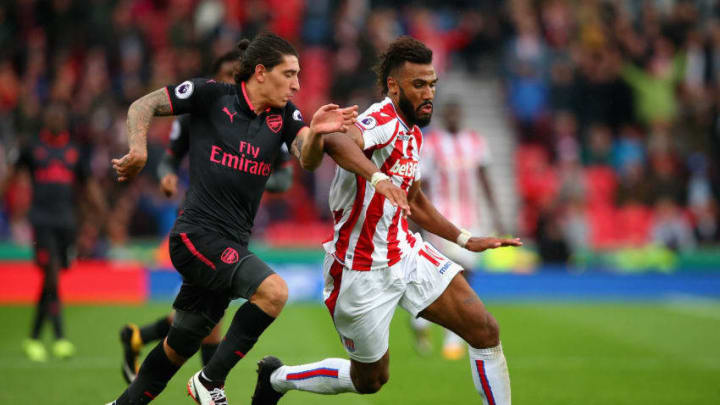 STOKE ON TRENT, ENGLAND - AUGUST 19: Hector Bellerin of Arsenal and Maxim Choupo-Moting of Stoke City battle for possession during the Premier League match between Stoke City and Arsenal at Bet365 Stadium on August 19, 2017 in Stoke on Trent, England. (Photo by Alex Livesey/Getty Images)