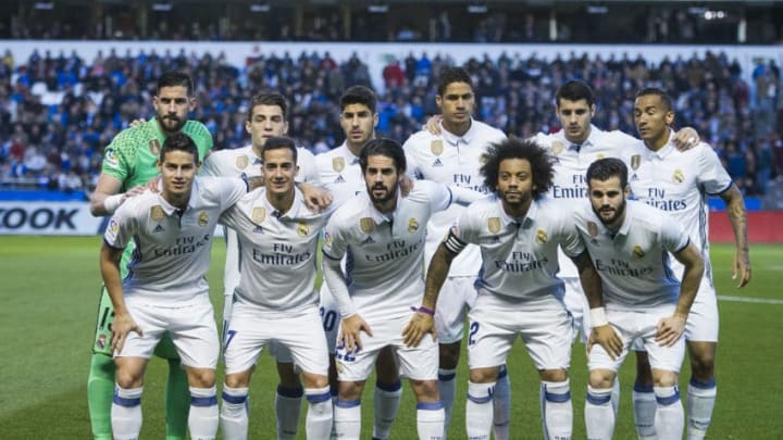 LA CORUNA, SPAIN - APRIL 26: Real Madridline up for a team photo prior to the start the La Liga match between RC Deportivo La Coruna and Real Madrid at Riazor Stadium on April 26, 2017 in La Coruna, Spain. (Photo by Juan Manuel Serrano Arce/Getty Images)