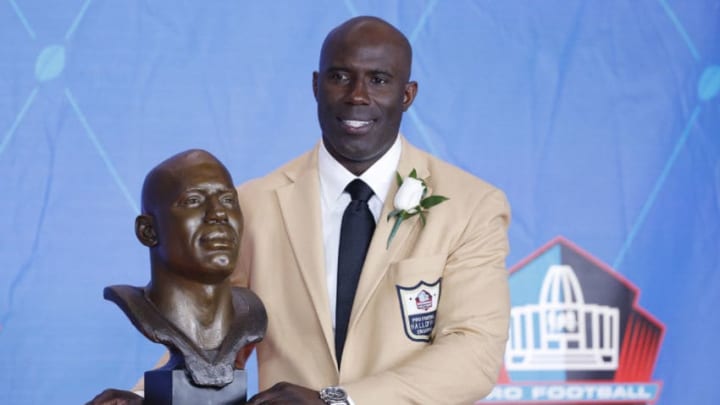 CANTON, OH - AUGUST 05: Terrell Davis poses with his bust during the Pro Football Hall of Fame Enshrinement Ceremony at Tom Benson Hall of Fame Stadium on August 5, 2017 in Canton, Ohio. (Photo by Joe Robbins/Getty Images)