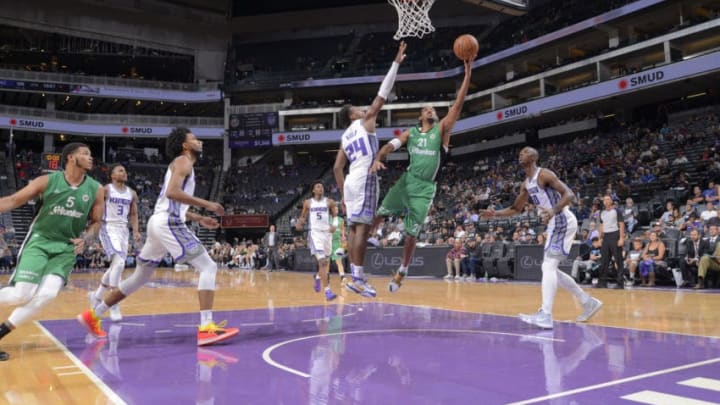 SACRAMENTO, CA - OCTOBER 8: Josh Childress #21 of Maccabi Haifa shoots a layup against Buddy Hield #24 of the Sacramento Kings on October 8, 2018 at Golden 1 Center in Sacramento, California. NOTE TO USER: User expressly acknowledges and agrees that, by downloading and or using this photograph, User is consenting to the terms and conditions of the Getty Images Agreement. Mandatory Copyright Notice: Copyright 2018 NBAE (Photo by Rocky Widner/NBAE via Getty Images)