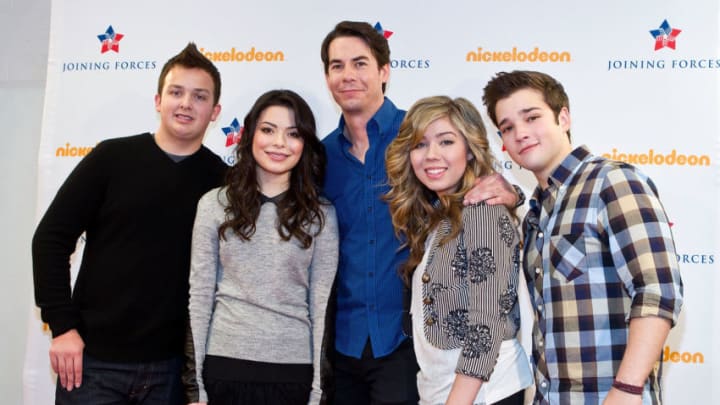 iCarly cast members Noah Munck, Miranda Cosgrove, Jerry Trainor, Jeanette McCurdy and Nathan Kress (Photo by Paul Morigi/Getty Images for Nickelodeon)