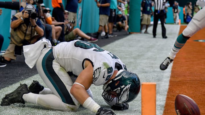 MIAMI, FLORIDA - DECEMBER 01: Zach Ertz #86 of the Philadelphia Eagles reacts after dropping as pass in the fourth quarter against the Miami Dolphins at Hard Rock Stadium on December 01, 2019 in Miami, Florida. (Photo by Eric Espada/Getty Images)
