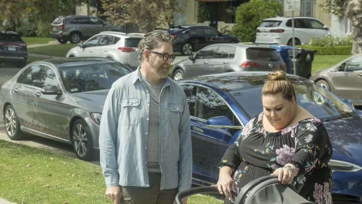 THIS IS US — “Flip a Coin” Episode 404 — Pictured: (l-r) Timothy Omundson as Gregory, Chrissy Metz as Kate — (Photo by: Ron Batzdorff/NBC)