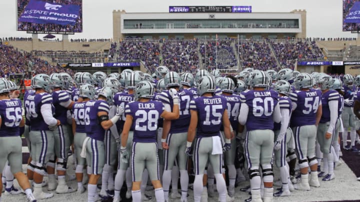 MANHATTAN, KS - SEPTEMBER 29: The Kansas State team huddles before a Big 12 matchup between the Texas Longhorns and Kansas State Wildcats on September 29, 2018 at Bill Snyder Family Stadium in Manhattan, KS. Texas won 19-14. (Photo by Scott Winters/Icon Sportswire via Getty Images)
