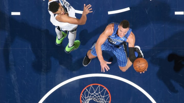 MINNEAPOLIS, MN - NOVEMBER 22: Aaron Gordon #00 of the Orlando Magic goes for a lay up against the Minnesota Timberwolves on November 22, 2017 at Target Center in Minneapolis, Minnesota. NOTE TO USER: User expressly acknowledges and agrees that, by downloading and/or using this photograph, user is consenting to the terms and conditions of the Getty Images License Agreement. Mandatory Copyright Notice: Copyright 2017 NBAE (Photo by David Sherman/NBAE via Getty Images)