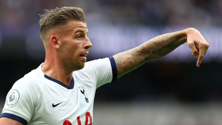 LONDON, ENGLAND – AUGUST 10: Toby Alderweireld of Tottenham Hotspur gives his team instructions during the Premier League match between Tottenham Hotspur and Aston Villa at Tottenham Hotspur Stadium on August 10, 2019 in London, United Kingdom. (Photo by Julian Finney/Getty Images)