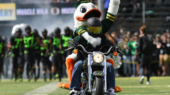 EUGENE, OR - SEPTEMBER 15: The Oregon Ducks mascot Puddles leads the team onto the field during an NCAA football game between the Oregon Ducks and San Jose State Spartans on September 15, 2018, at Autzen Stadium in Eugene, Oregon. (Photo by Brian Murphy/Icon Sportswire via Getty Images)