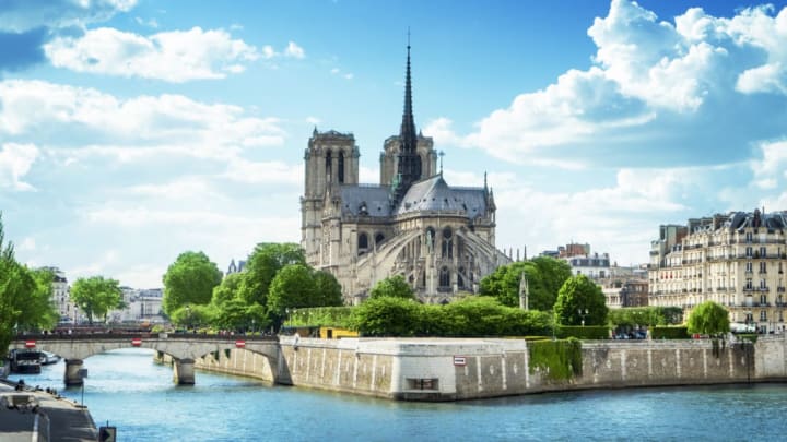 A Beached Whale Sculpture Popped Up on the Banks of Paris's Seine River ...