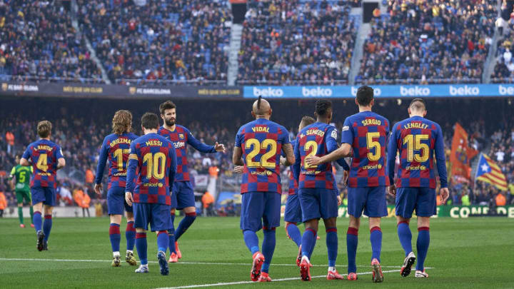 BARCELONA, SPAIN - FEBRUARY 22: Players of FC Barcelona celebrating a goal during the Liga match between FC Barcelona and SD Eibar SAD at Camp Nou on February 22, 2020 in Barcelona, Spain. (Photo by Pedro Salado/Quality Sport Images/Getty Images)