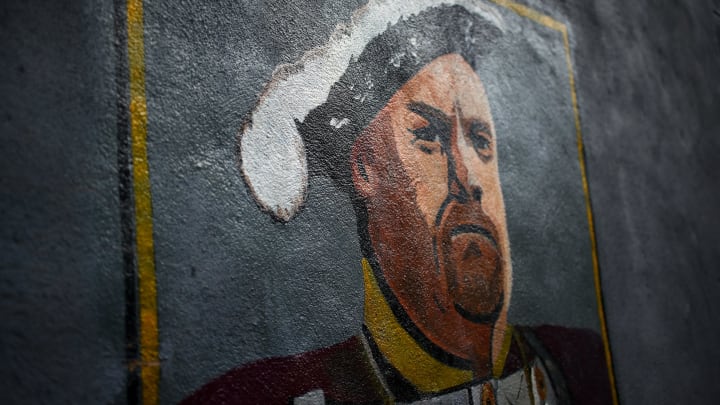 Sean Dyche, former manager of Burnley is seen on the side of The Royal Dyche pub (Photo by Robbie Jay Barratt – AMA/Getty Images)