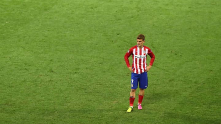 MILAN, ITALY – MAY 28: Antoine Griezmann of Atletico Madrid shows his dejection during the UEFA Champions League Final match between Real Madrid and Club Atletico de Madrid at Stadio Giuseppe Meazza on May 28, 2016 in Milan, Italy. (Photo by Dean Mouhtaropoulos/Getty Images)