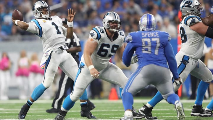 DETROIT, MI – OCTOBER 08: Cam Newton #1 of the Carolina Panthers throws a touchdown pass to Kelvin Benjamin against the Detroit Lions during third quarter at Ford Field on October 8, 2017 in Detroit, Michigan. (Photo by Leon Halip/Getty Images)