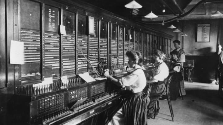 Female operators at the switchboard of the Magneto Exchange of the National Telephone Company, USA.