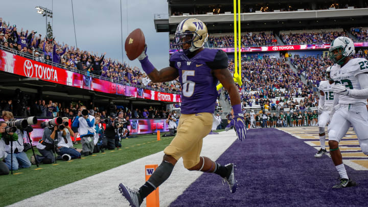 SEATTLE, WA – SEPTEMBER 17: Wide receiver Chico McClatcher #6 of the Washington Huskies scores a touchdown against the Portland State Vikings in the second quarter on September 17, 2016 at Husky Stadium in Seattle, Washington. (Photo by Otto Greule Jr/Getty Images)