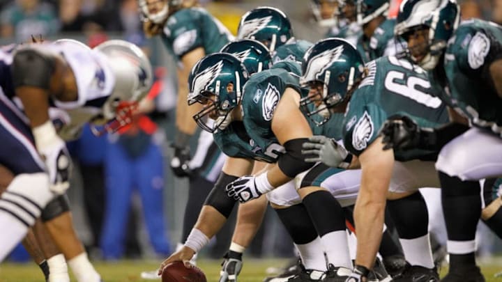 PHILADELPHIA, PA - NOVEMBER 27: Center Jason Kelce #62 of the Philadelphia Eagles readies tto snap the ball at the line of scrimmage against the New England Patriots at Lincoln Financial Field on November 27, 2011 in Philadelphia, Pennsylvania. The Patriots won 38-20. (Photo by Rich Schultz/Getty Images)