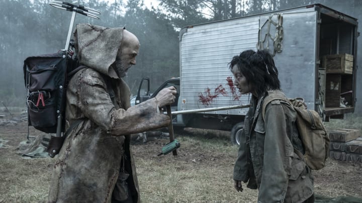 Anthony Edwards as Dr. Everett, Poppy Liu as Amy – Tales of the Walking Dead _ Season 1, Episode 4 – Photo Credit: Curtis Bonds Baker/AMC