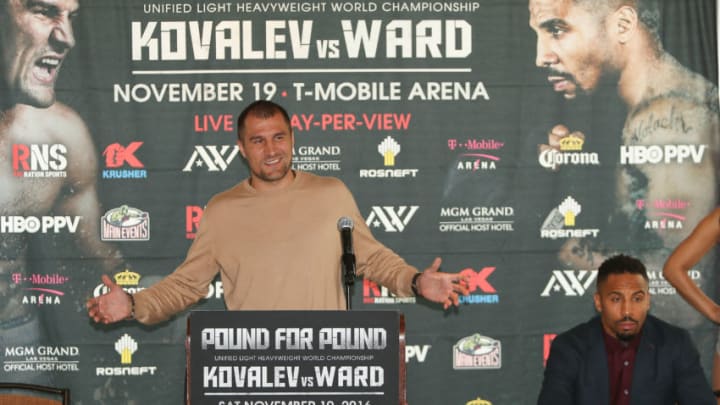 NEW YORK, NEW YORK - SEPTEMBER 06: Sergey Kovalev (L) addresses the media as Andre Ward looks on during the press conference for the Kovalev v Ward 'Pound for Pound' bout at Le Parker Meridien on September 6, 2016 in New York City. (Photo by Michael Reaves/Getty Images)