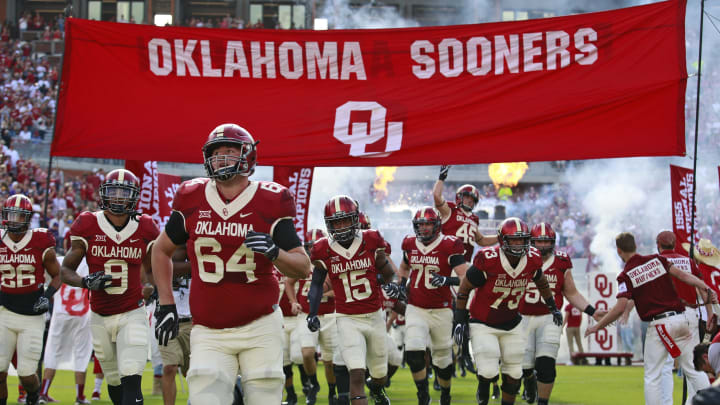 NORMAN, OK – OCTOBER 15: The Oklahoma Sooners take the field before the game against the Kansas State Wildcats October 15, 2016 at Gaylord Family-Oklahoma Memorial Stadium in Norman, Oklahoma. Oklahoma defeated Kansas State 38-17. (Photo by Brett Deering/Getty Images) *** local caption ***