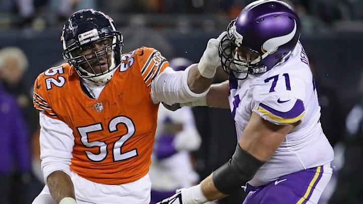 CHICAGO, IL - NOVEMBER 18: Khalil Mack #52 of the Chicago Bears rushes against Riley Reiff #71 of the Minnesota Vikings at Soldier Field on November 18, 2018 in Chicago, Illinois. The Bears defeated the Vikings 25-20. (Photo by Jonathan Daniel/Getty Images)