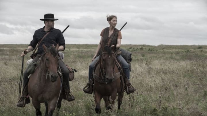 Garret Dillahunt as John Dorie, Jenna Elfman as June - Fear the Walking Dead _ Season 5, Episode 16 - Photo Credit: Van Redin/AMC