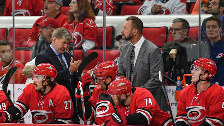 RALEIGH, NC – NOVEMBER 07: Carolina Hurricanes head coach Bill Peters talks to players on the bench during a game between the Florida Panthers and the Carolina Hurricanes at the PNC Arena in Raleigh, NC on November 7 2017. Carolina defeated Florida 3-1. (Photo by Greg Thompson/Icon Sportswire via Getty Images)