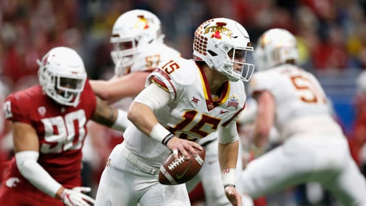 SAN ANTONIO, TX - DECEMBER 28: Brock Purdy #15 of the Iowa State Cyclones is forced to scramble under pressure by Misiona Aiolupotea-Pei #90 of the Washington State Cougars in the first quarter during the Valero Alamo Bowl at the Alamodome on December 28, 2018 in San Antonio, Texas. (Photo by Tim Warner/Getty Images)