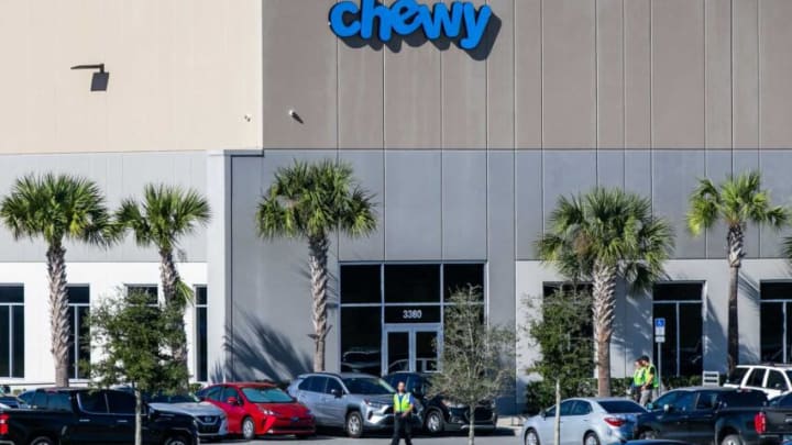 Chewy employees arrive for work Thursday morning, January 6, 2022. The Ocala/Marion County Commerce Park is nearing capacity after the sell of two properties recently. [Doug Engle/Ocala Star-Banner]2022Oca So Commerce Park Full