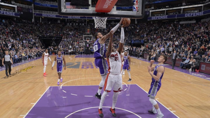 SACRAMENTO, CA – FEBRUARY 8: Willie Cauley-Stein #00 of the Sacramento Kings blocks the shot of Hassan Whiteside #21 of the Miami Heat on February 8, 2019 at Golden 1 Center in Sacramento, California. NOTE TO USER: User expressly acknowledges and agrees that, by downloading and or using this photograph, User is consenting to the terms and conditions of the Getty Images Agreement. Mandatory Copyright Notice: Copyright 2019 NBAE (Photo by Rocky Widner/NBAE via Getty Images)