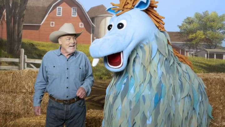 (L-R): Stacy Keach as Stacy Keach and Snagglehorse in KIDDING, "The Death of Fil". Photo Credit: Beth Corey Dubber/SHOWTIME.
