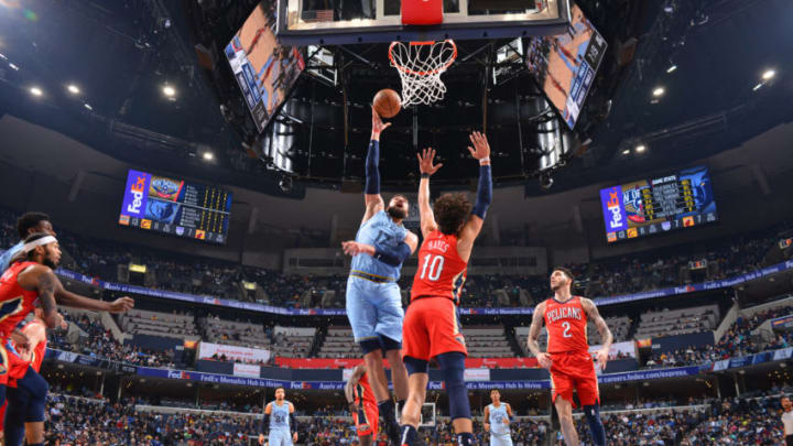 MEMPHIS, TN - JANUARY 20: Jonas Valanciunas #17 of the Memphis Grizzlies shoots the ball against the New Orleans Pelicans on January 20, 2020 at FedExForum in Memphis, Tennessee. NOTE TO USER: User expressly acknowledges and agrees that, by downloading and or using this photograph, User is consenting to the terms and conditions of the Getty Images License Agreement. Mandatory Copyright Notice: Copyright 2020 NBAE (Photo by Jesse D. Garrabrant/NBAE via Getty Images)