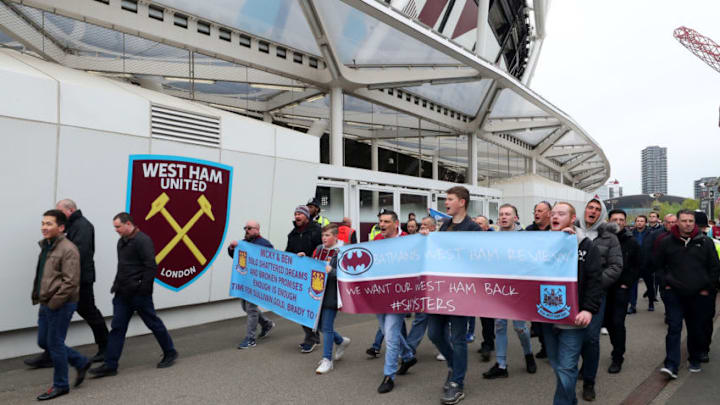 LONDON, ENGLAND - APRIL 29: West Ham United fans protest outside the stadium prior to the Premier League match between West Ham United and Manchester City at London Stadium on April 29, 2018 in London, England. (Photo by Catherine Ivill/Getty Images)