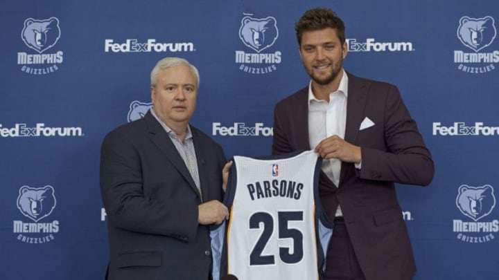 MEMPHIS, TN - JULY 7: Chandler Parsons #25 of the Memphis Grizzlies is introduced during a press conference by general manager, Chris Wallace on July 7, 2016 at FedExForum in Memphis, Tennessee. NOTE TO USER: User expressly acknowledges and agrees that, by downloading and or using this photograph, User is consenting to the terms and conditions of the Getty Images License Agreement. Mandatory Copyright Notice: Copyright 2016 NBAE (Photo by Justin Ford/NBAE via Getty Images)