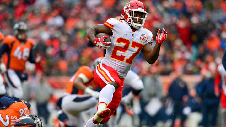 Running back Kareem Hunt #27 of the Kansas City Chiefs  (Photo by Dustin Bradford/Getty Images)