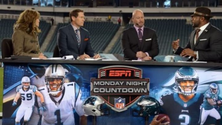 Nov 10, 2014; Philadelphia, PA, USA; Suzy Kolber (left), Steve Young (second from left), Trent Dilfer (second from right) and Ray Lewis on the ESPN Monday Night Football countdown broadcast set before the NFL game between the Carolina Panthers against the Philadelphia Eagles at Lincoln Financial Field. Mandatory Credit: Kirby Lee-USA TODAY Sports
