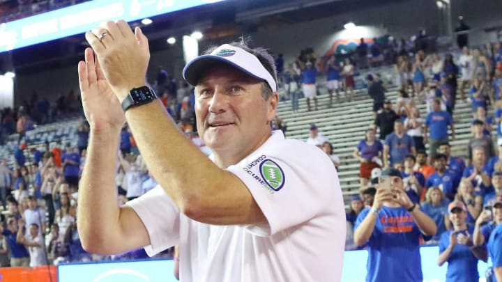 Florida Gators head coach Dan Mullen applauds as he celebrates with the crowd of Gator fans after the football game between the Florida Gators and Tennessee Volunteers, at Ben Hill Griffin Stadium in Gainesville, Fla. Sept. 25, 2021.Flgai 092521 Ufvs Tennesseefb 58