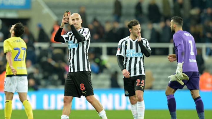 NEWCASTLE UPON TYNE, ENGLAND - JANUARY 05: Jonjo Shelvey of Newcastle United acknowledges the fans after the final whistle in the FA Cup Third Round match between Newcastle United and Blackburn Rovers at St. James Park on January 5, 2019 in Newcastle upon Tyne, United Kingdom. (Photo by Mark Runnacles/Getty Images)